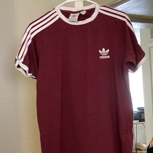 Mens Adidas Large Maroon Shirt.
